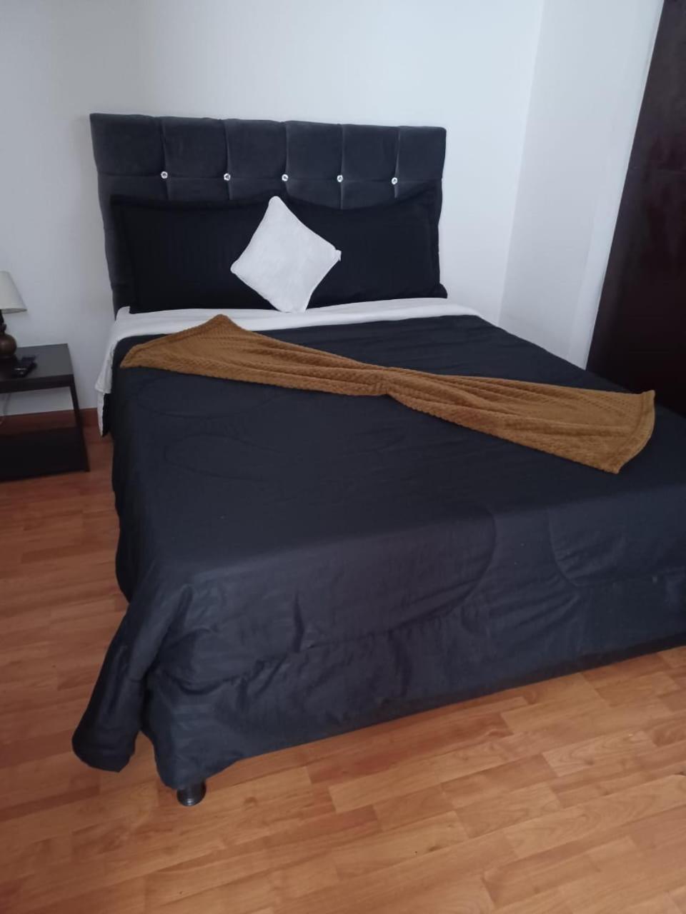 Appartement Sector De Corferias , Y A 5 Cuadras, Embajada Americana 10 Cuadras, Cerca Al Can , G 12 , Universidad Nacional , Aeropuerto A 2 Cuadras Estacion Ciudad Universitaria Marque-tresdiecisietecincoveintisieteveintiseistreintayu